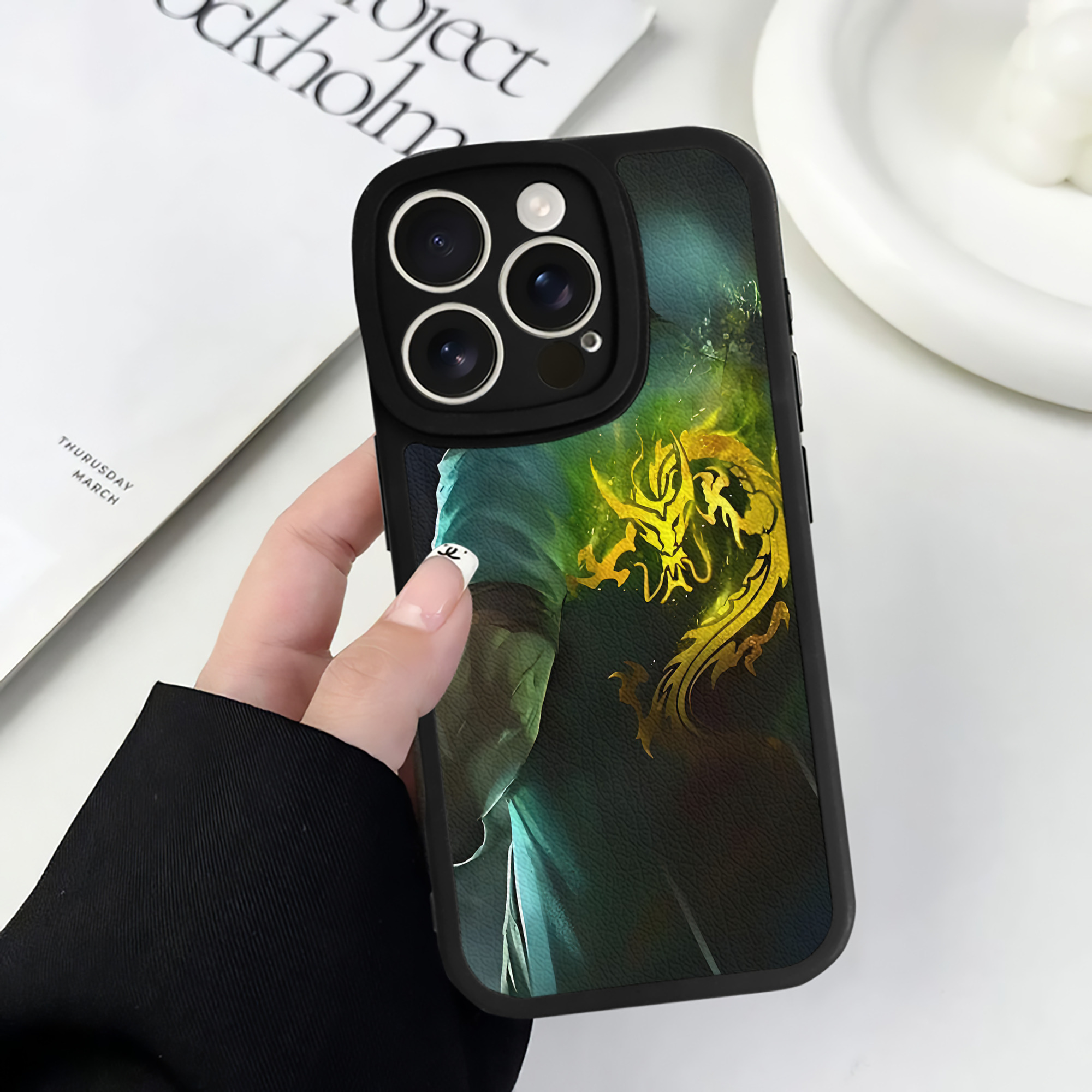リーグ・オブ・レジェンド League of Legends LOL 【iPhone 16シリーズ対応】シリコンスマホケース（レザー調） 材質：シリコン